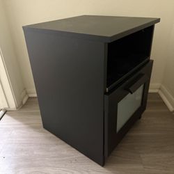 Set of 2 Modern Black Nightstands – With Drawer & Open Shelf