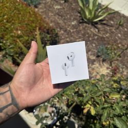 Air Pods Gen 4 ANC 