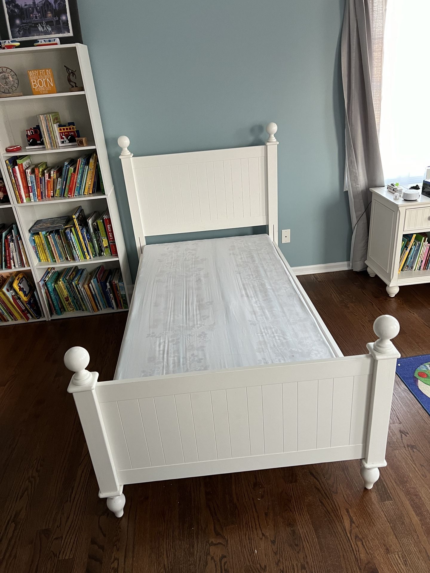 White Wooden Twin Bed