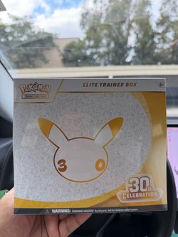 Pokémon 30th Celebration Elite Trainer Box