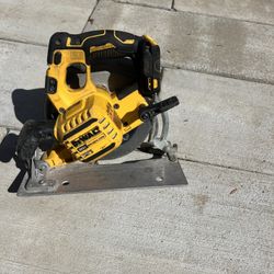 Dewalt 20 V flex Volt  circle saw brushless 