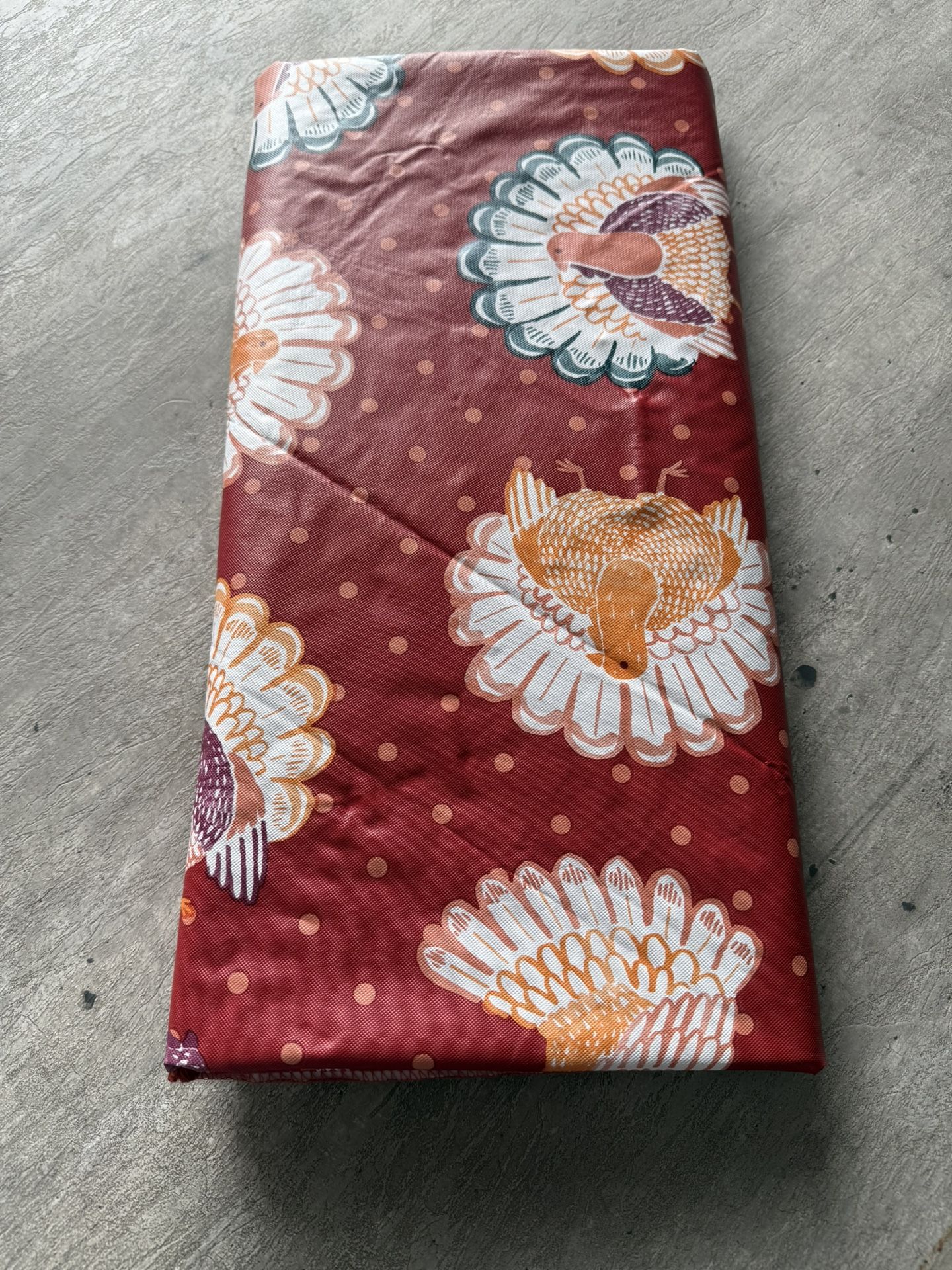 Round Tablecloth/Cover Thanksgiving Turkeys