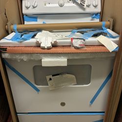 GE Electric Range (Brand New)
