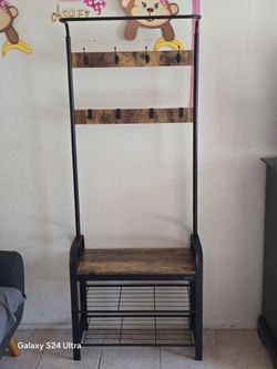 tree wide with Bench and shoe storage (LAKE ELSINORE)