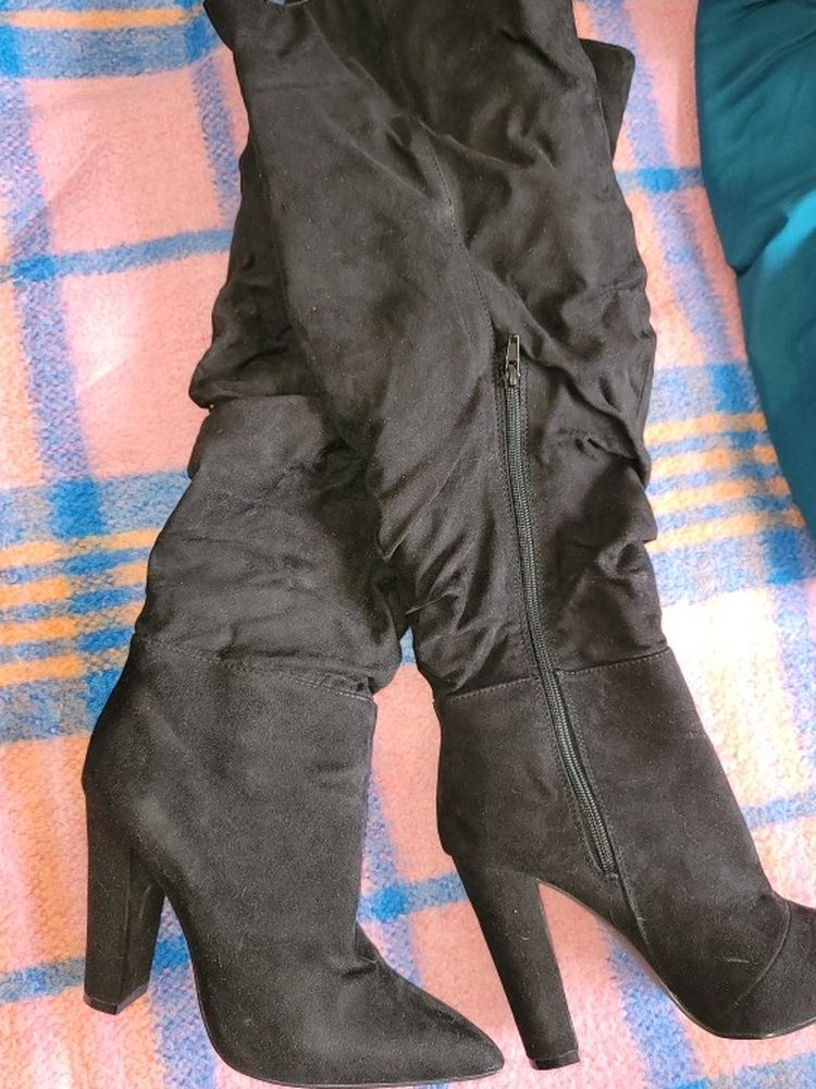 Knee High Heeled BOOTS 8