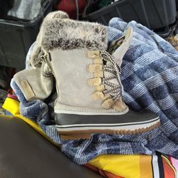 Snow Boots