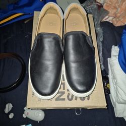 UGGS Women's Size 7.5 Black Slip On Shoes 