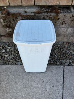 White Plastic Laundry Hamper with Lid