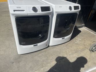 MAYTAG MAXIMA WASHER AND DRYER 