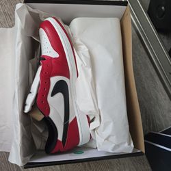 Jordan 1 Low Chicago Size 11 DS