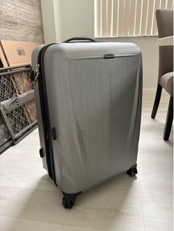 Samsonite 29” Large Hardside Spinner Suitcase w/ TSA Lock - Silver
