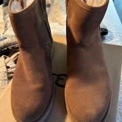 Ugg low boots Cory all