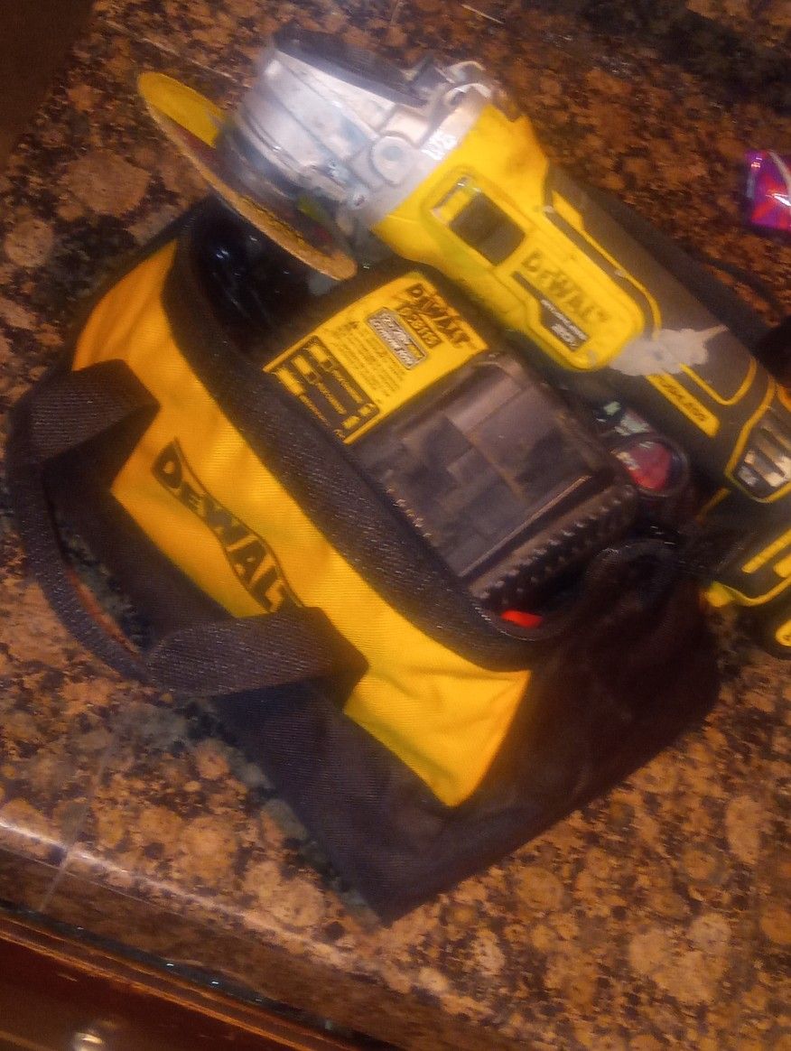 Dewalt Grinder With Battery And Charger