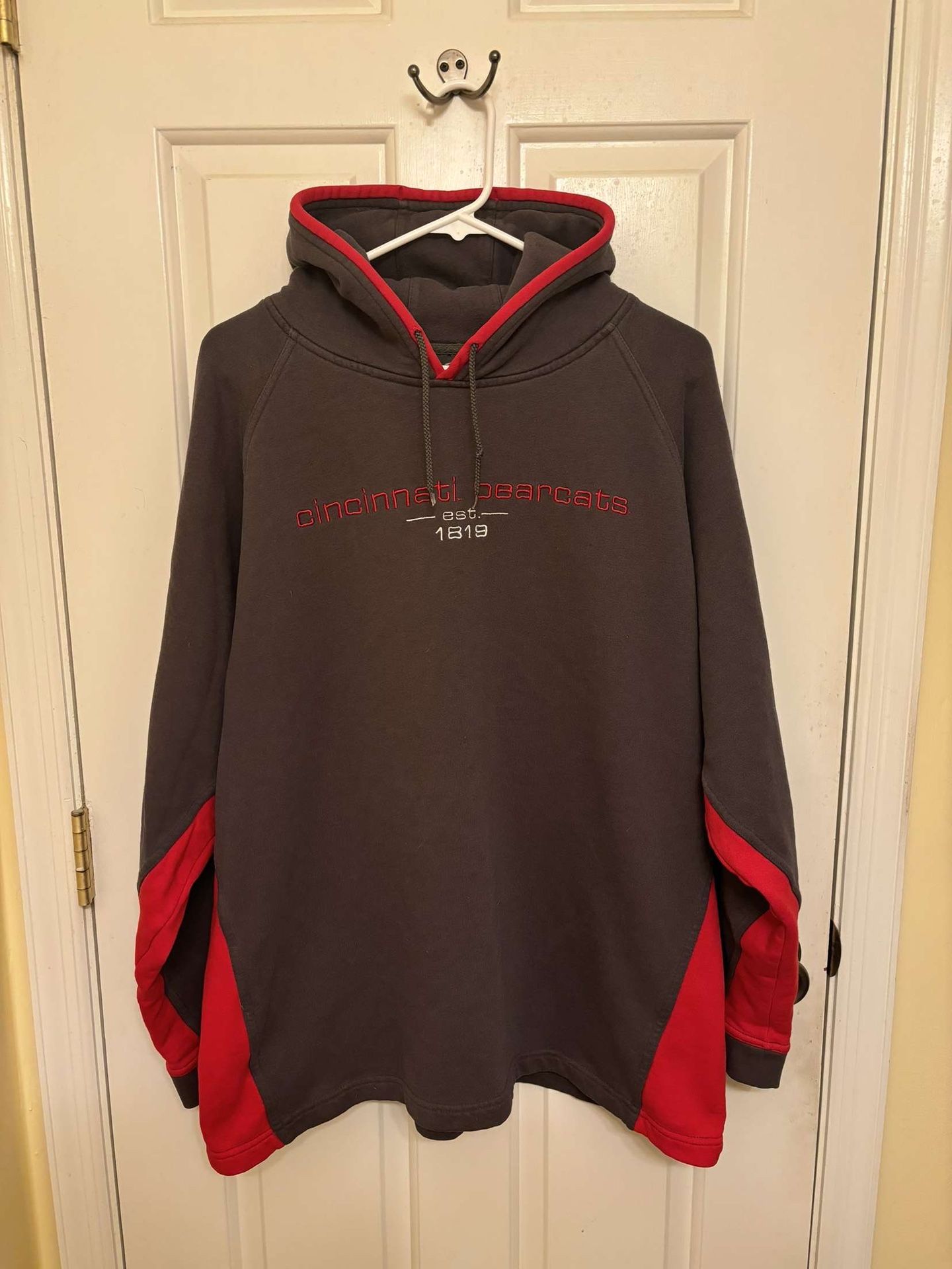 Cincinnati Bearcats Active Brand Y2K Gray Classic Hoodie Sweatshirt