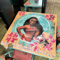 Moana Table And Chairs