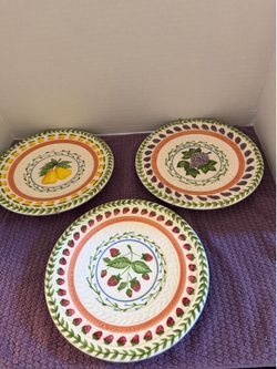 Vintage Strata Group Fresh N Fruity Plates 3pc Hangers Set