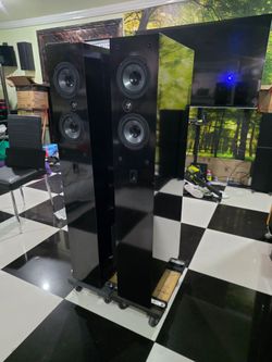 NHT VT2.4  500 watts peak (pair) built-in 10" woofer Passive Speakers . Good condition perfectly working amazing sound will test before you buy. 
Note