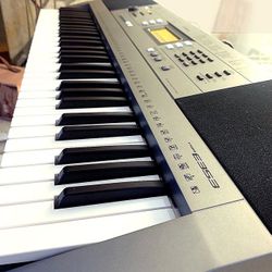Yamaha PSR-E353 Digital portable Keyboard With Sustain Foot Pedal