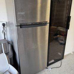 Whirlpool Top Freezer Refrigerator 
