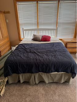 Queen sized bed set