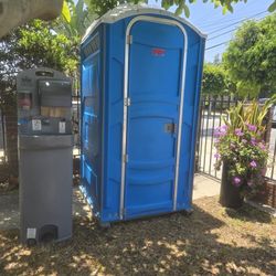 Porta Potties 