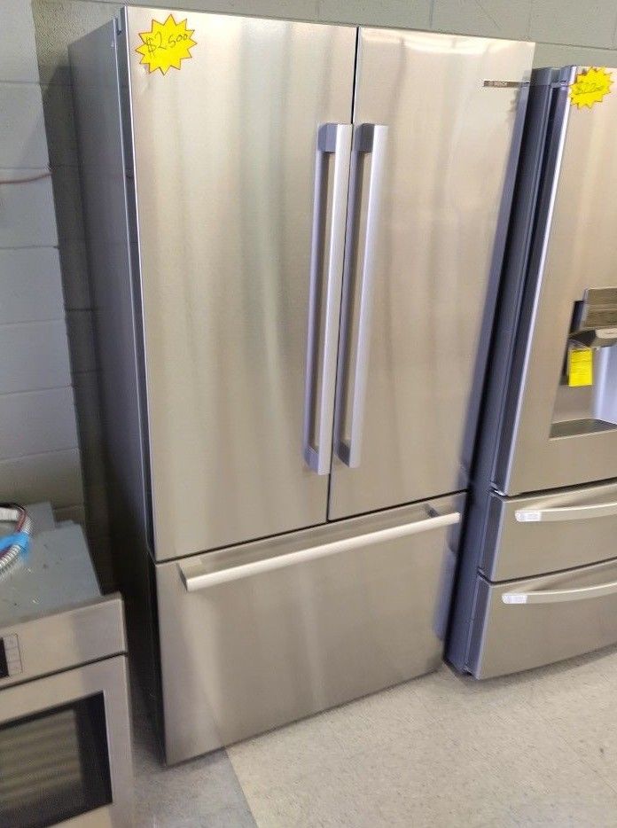 BOSCH COUNTER DEPTH FRENCH DOOR REFRIGERATOR OPEN BOX ITEM 1OU