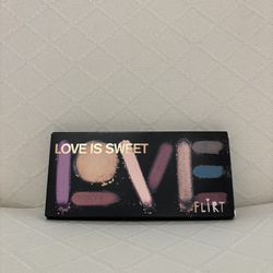 Flirt Love is Sweet Eyeshadow Palette