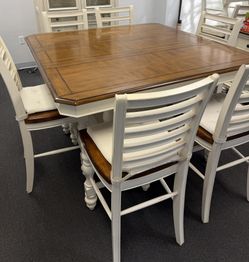 Table nantucket With 8 High Chairs