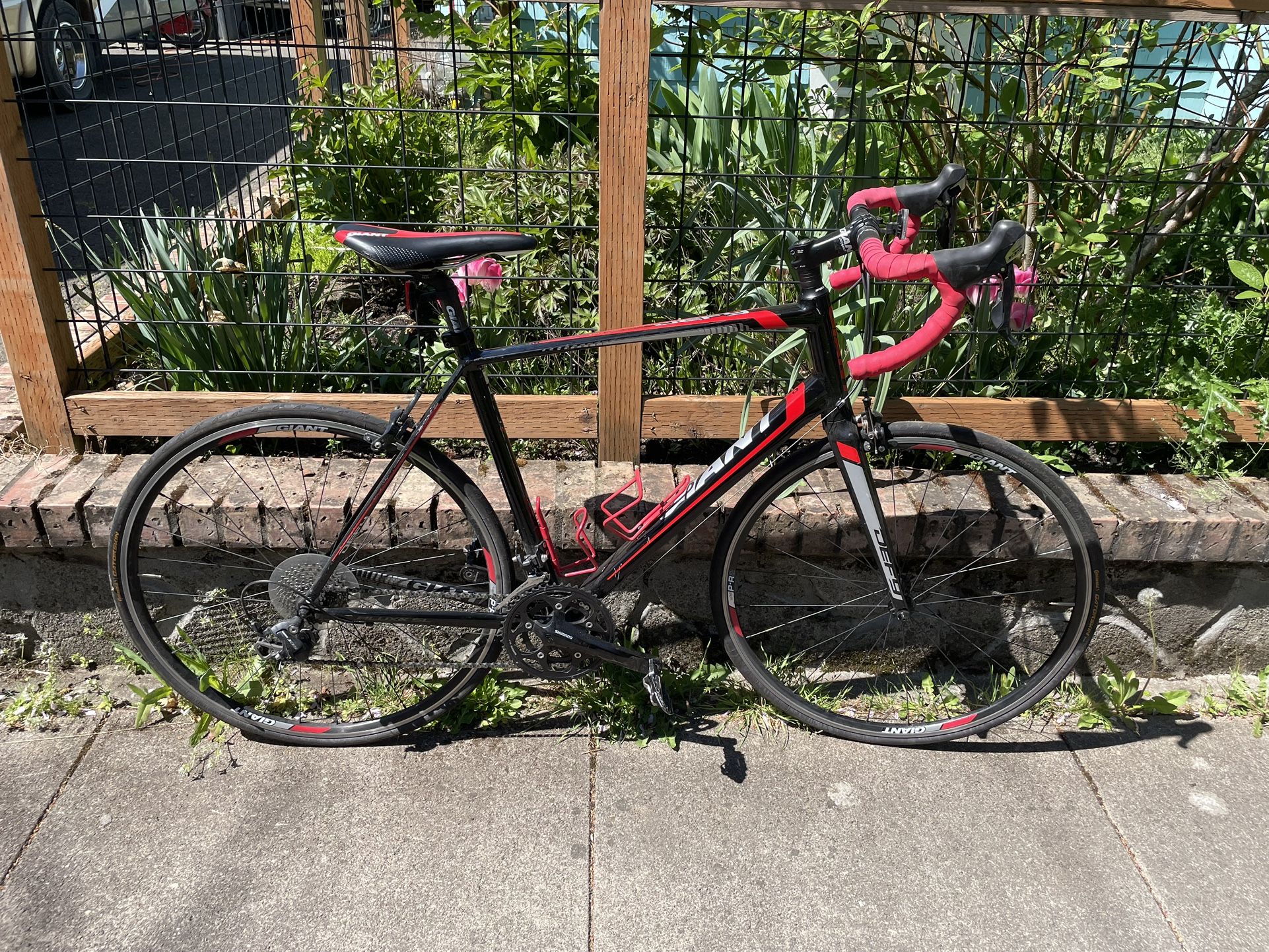 2014 Giant Defy 1 Road Bike