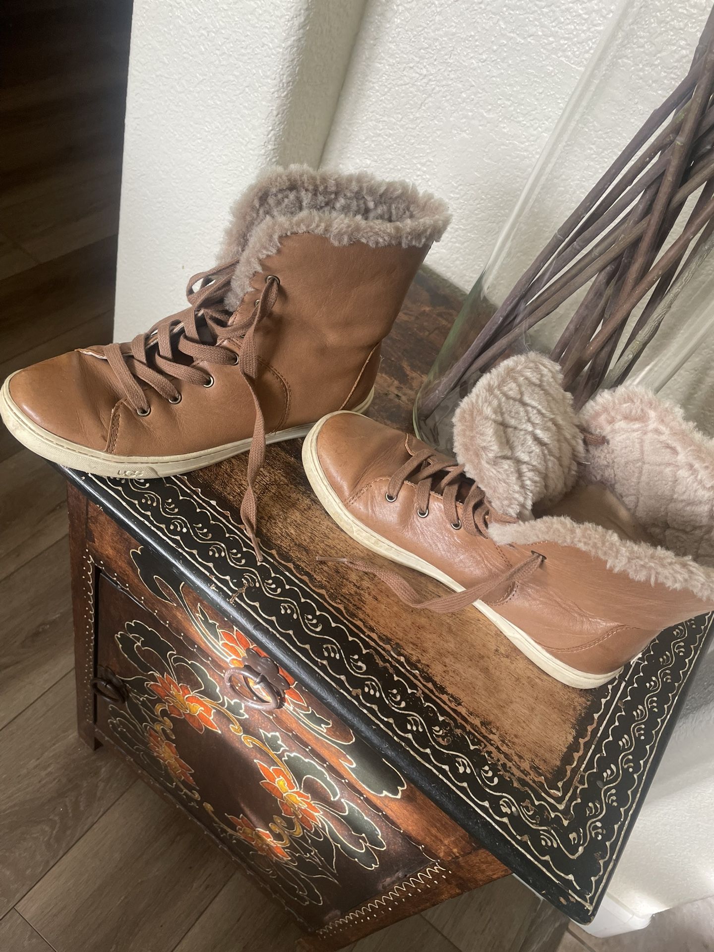 UGG Women’s Brown Leather Boots Size 9