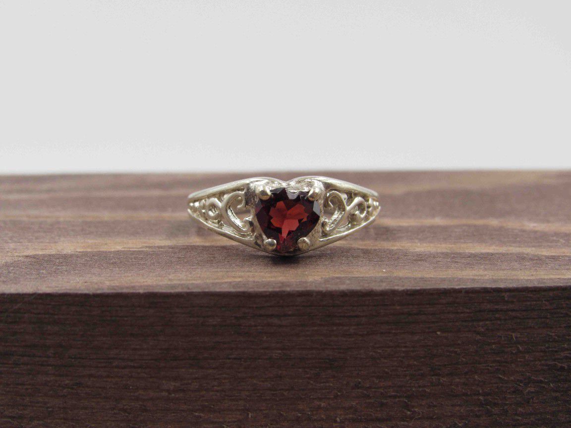 Size 6.75 Sterling Silver Heart Garnet Stone Band Ring Vintage Statement Engagement Wedding Promise Anniversary Bridal Cocktail Friendship