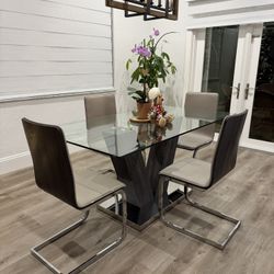Beautiful Dining Table With Chairs 