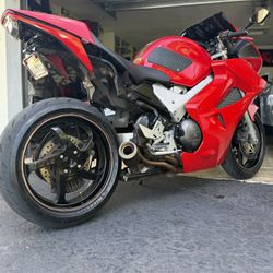 Honda VFR 800 V-TEC 