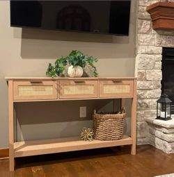 Entry way table