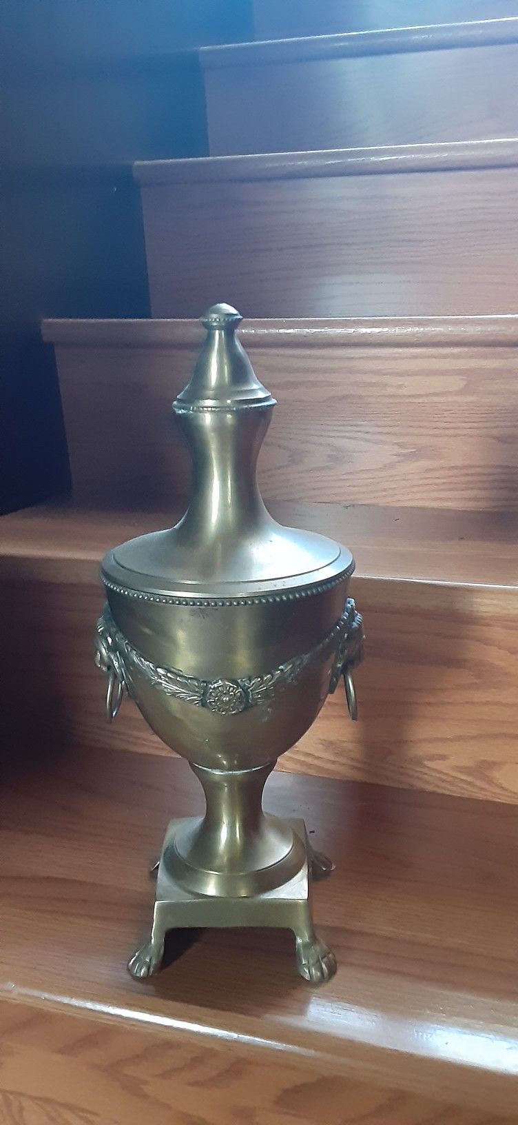Urn