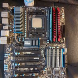 Gigabyte GA-990FXA-UD5