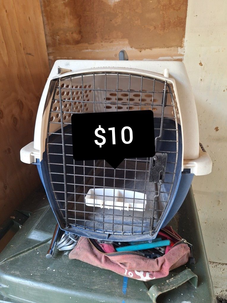 Dog Kennel Crate Medium $10