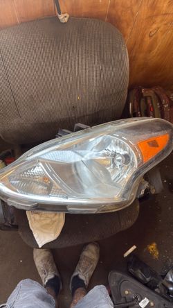 Versa headlight