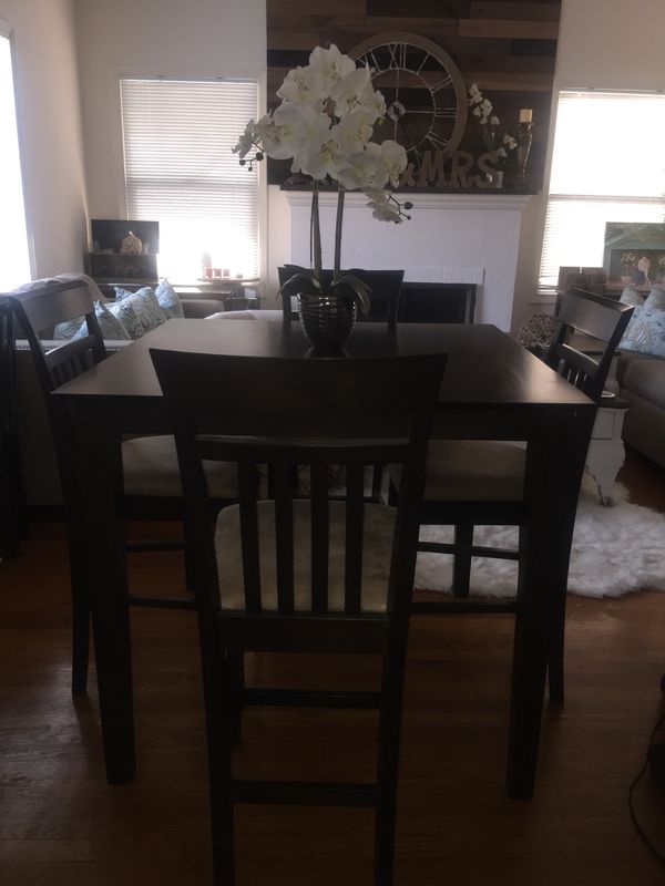 Heavy Dining Room Table And Bar Stool Chairs Furniture In Acampo Heavy Dining Room Table And Bar Stool Chairs Furniture In Acampo Ca Offerup