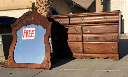 Free 6 drawer dresser with Mirror