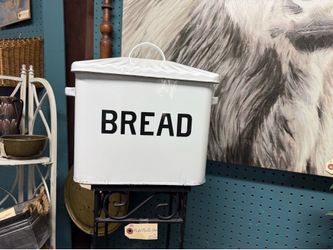 Bread enamel storage box