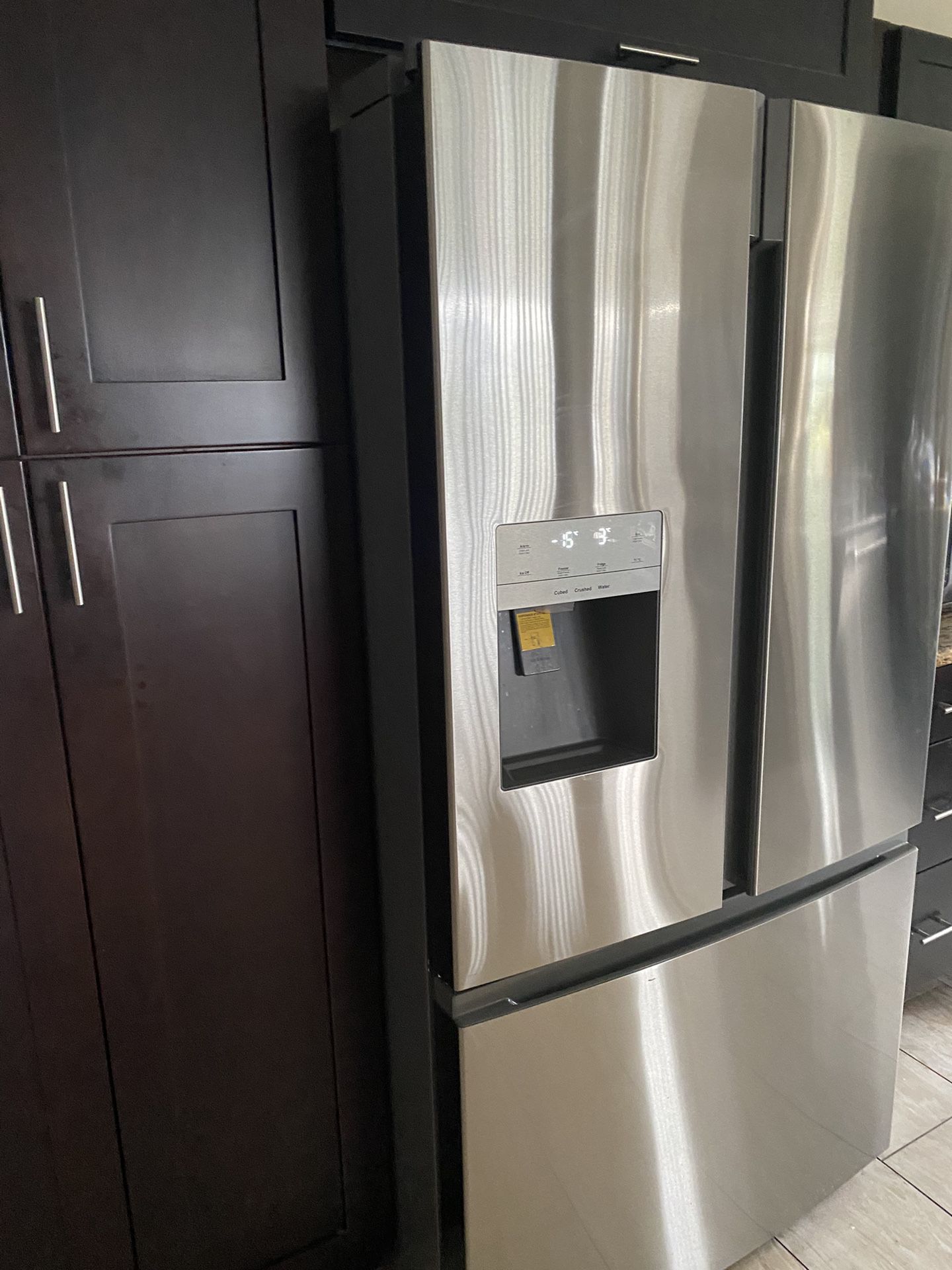 Refrigerator  Insignia 