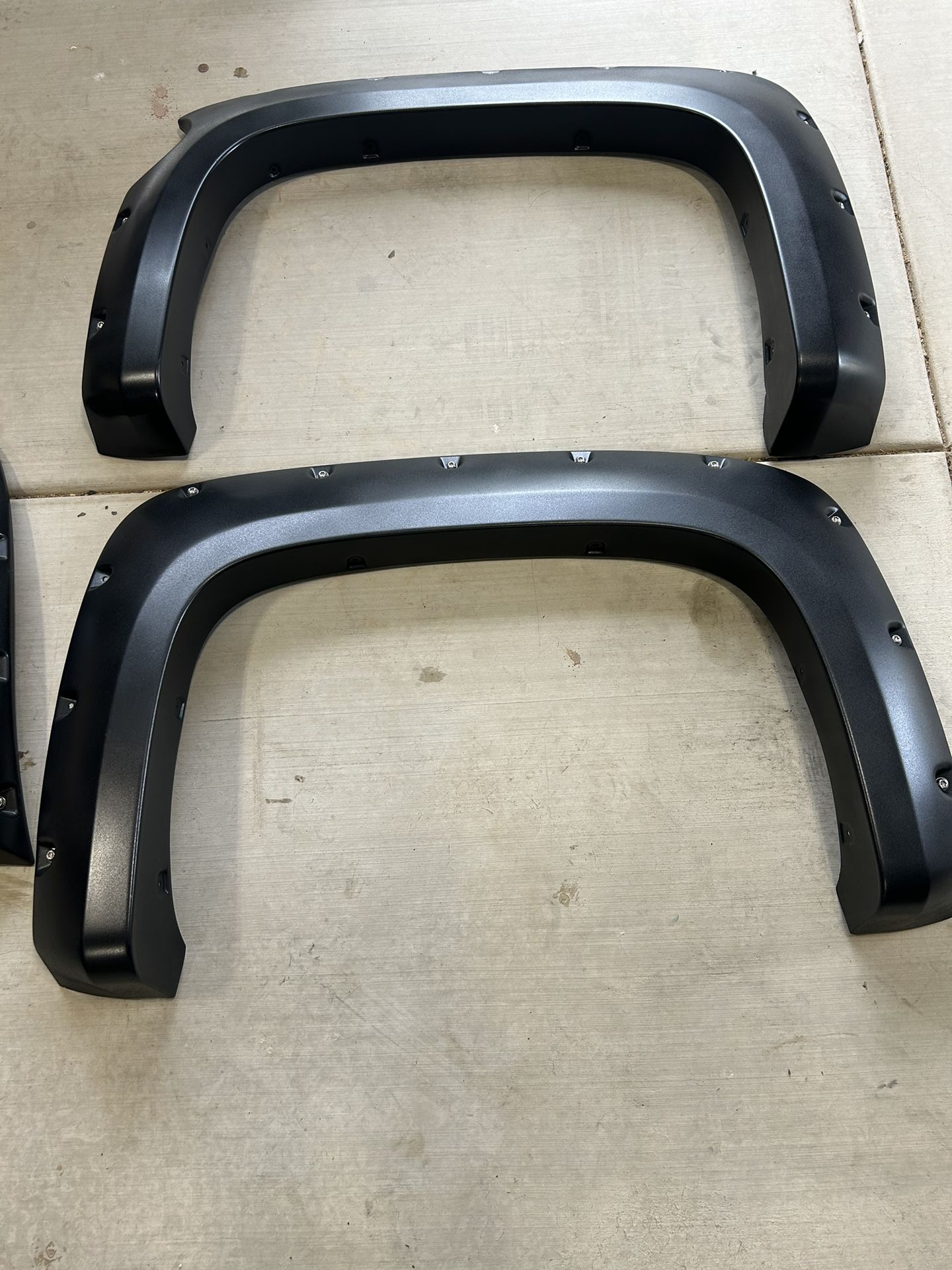 Bushwacker Fender Flares Chevy / GMC