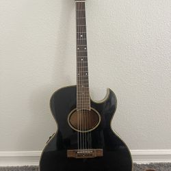 Acoustic Washburn guitar (with Case)