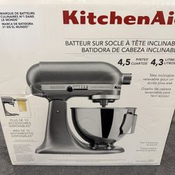 Brand new KitchenAid Artisan Series 5-Quart Tilt-Head Stand Mixer