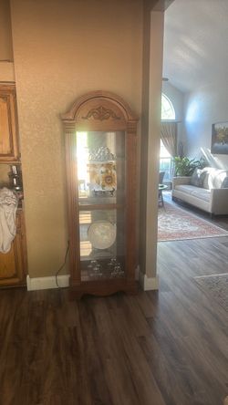 Decorative display cabinet