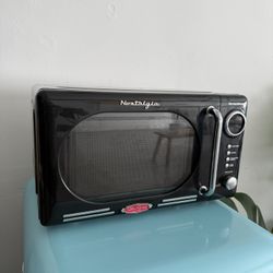 Nostalgia Retro Microwave – $50