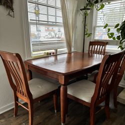 Beautiful Sturdy Wooden Dining Table Set (7 Total Pieces) 