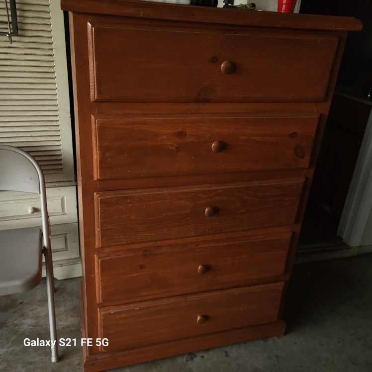 Dresser 