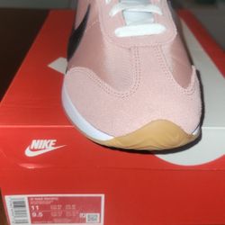 NIKE PACIFIC W11 M9.5